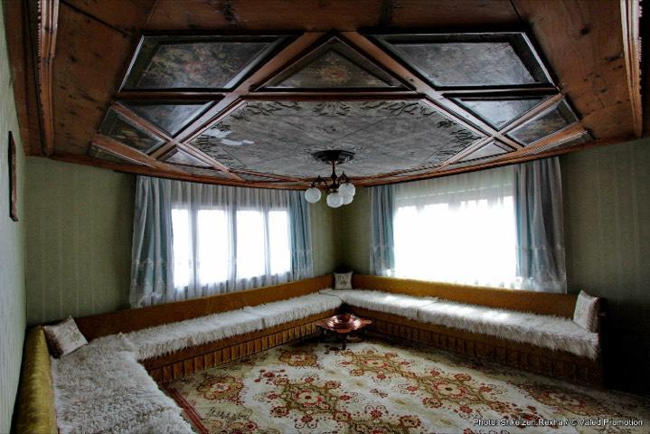 Bujtina Zhaveli Bed & Breakfast Gjakova Exterior photo